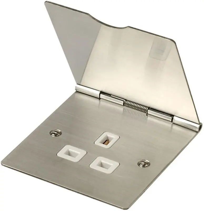 CLICK 13A 1 Gang Sóicéad Urlár Cruach Dhosmálta