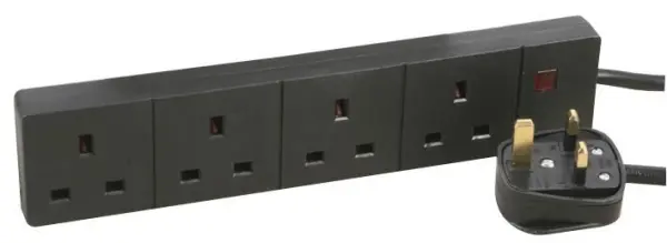 PRO ELEC Multiprise 4 Prises avec Témoin Lumineux, 0.5m, Noir