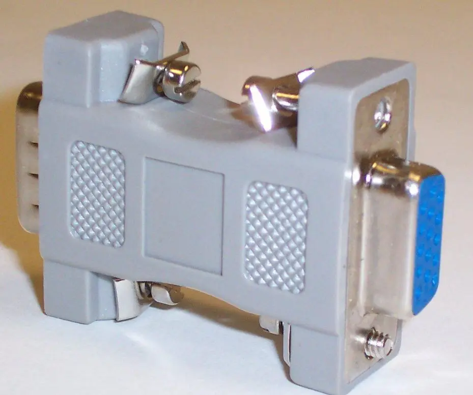 PRO SIGNAL 9-Way D to 15-Way Hi-D VGA 어댑터