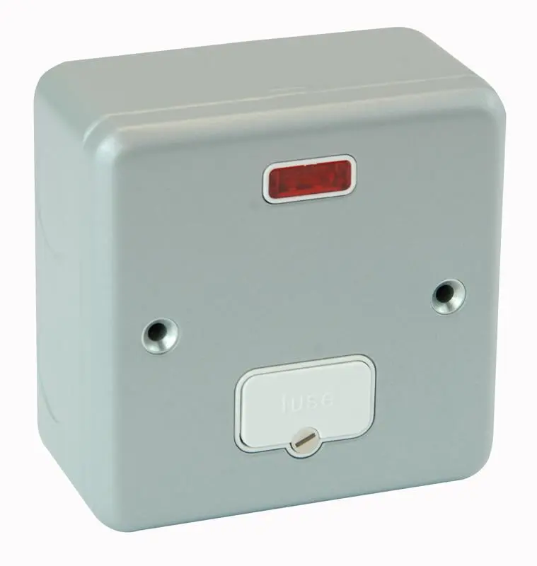 Mk (Electric) Metallgehäuse Unterputz-Steckdose mit Sicherung und Neon-Anzeige