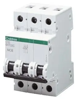 CRABTREE Interruptor Automático 3 Polos 32A, Tipo C, 10kA, 415V