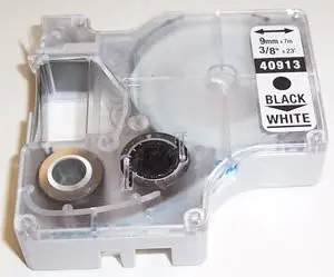 DYMO D1 標準標籤帶 - 9毫米 x 7米 白底黑字
