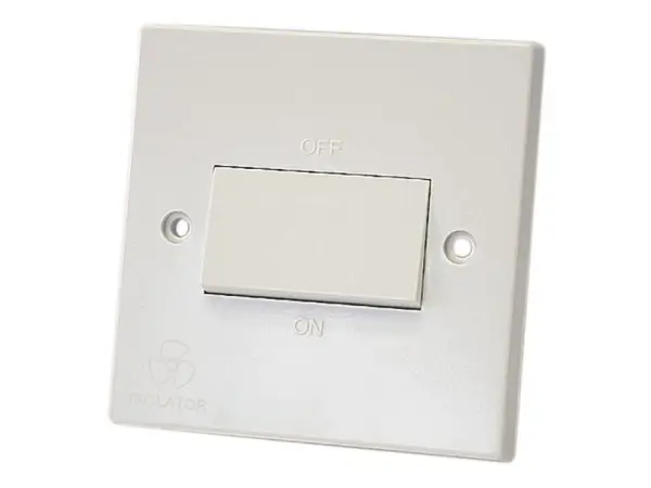 Dencon מתג מנותק 10A 3-קוטבי למאווררים, לבן