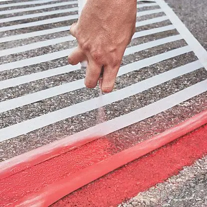 PlastiKote - Peinture en aérosol de marquage au sol rouge mat Fortress Trade 50