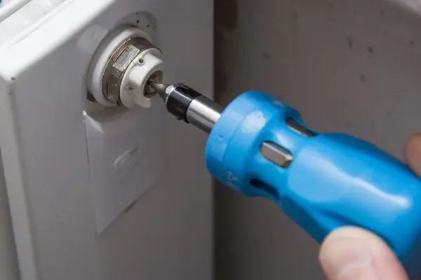 Blue Spot Tools 12合1短柄可逆棘轮螺丝刀 100mm