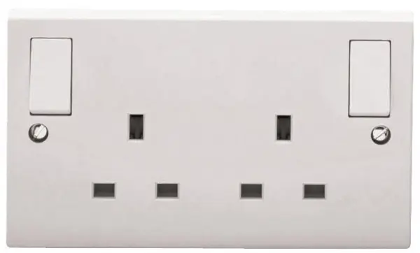 VOLEX ACCESSORIES 雙位插座連獨立開關 白色膠面板