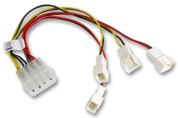 AKASA Cable Adaptador Molex LP4 a 4x PWM para Ventiladores
