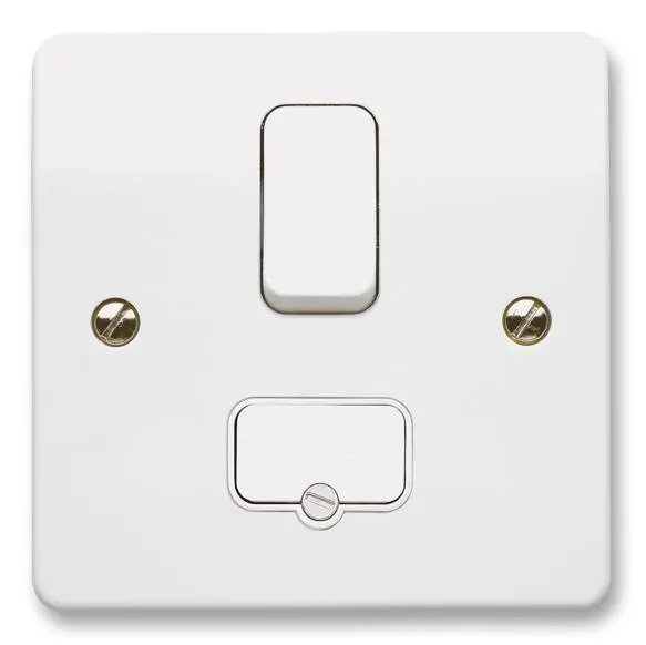 LOGIC PLUS - Spreagtha Toiscthe Fusáilte 13A 1 Ghrúpa, Bán, Sreangáilte