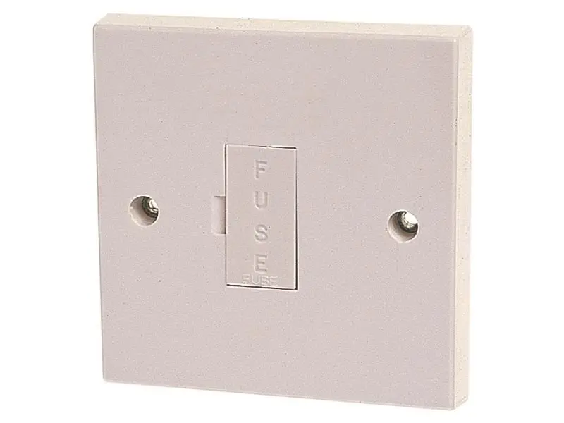 Dencon Bezpečnostní neřízená zásuvka 13A, bílá plastová