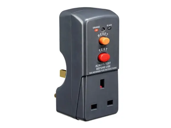 Adaptateur de sécurité RCD Masterplug, 240V