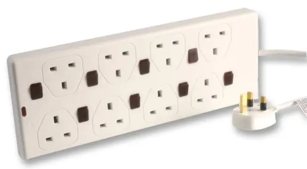 PRO ELEC Multiprise 8 Prises avec Interrupteurs à Néon, 2m