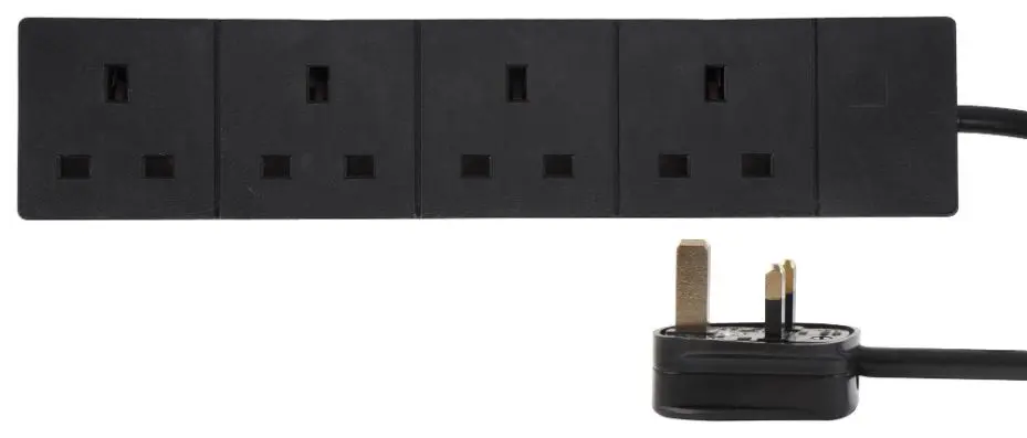 PRO ELEC מחבר חשמל 4 יציאות, כבל 7.5 מטר, שחור