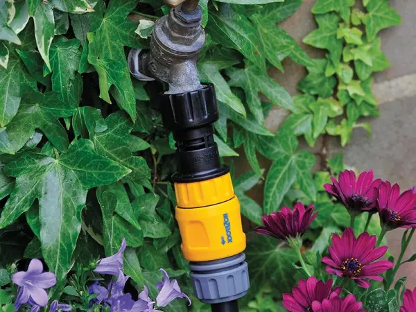 Hozelock וסת לחץ 7022 למערכות השקיה