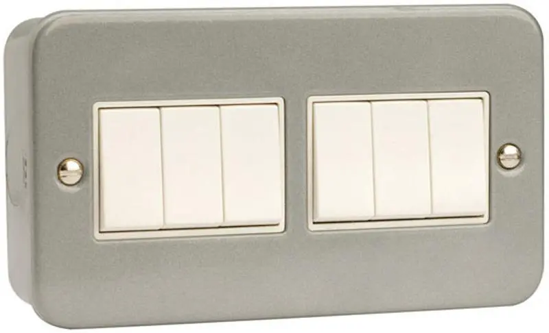 CLICK מתג תאורה 6-כפתורי מתכת 10A דו-כיווני