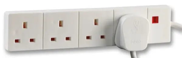 PRO ELEC - 4-fach Steckdosenleiste mit Neon-Anzeige, weiß, 5m