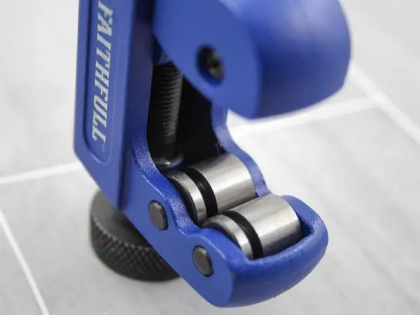 Faithfull 3-30mm Zinc Alloy Pipe Cutter