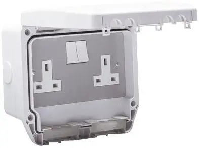 Crabtree IP56 Zásuvka 2x 13A spínaná venkovní s krytím