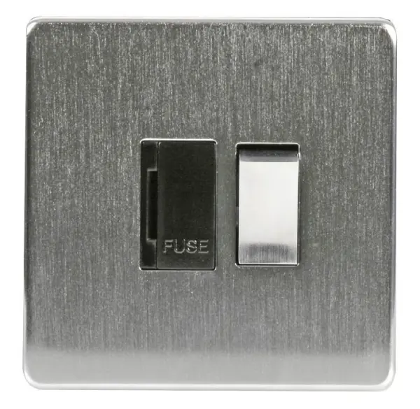 CRABTREE - Ροδέλα 13A με Διακόπτη και Ασφάλεια, Satin Chrome