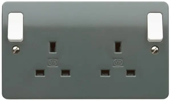MK Presa Doppia 13A Bipolare con Interruttori, Grigio con Leve Bianche
