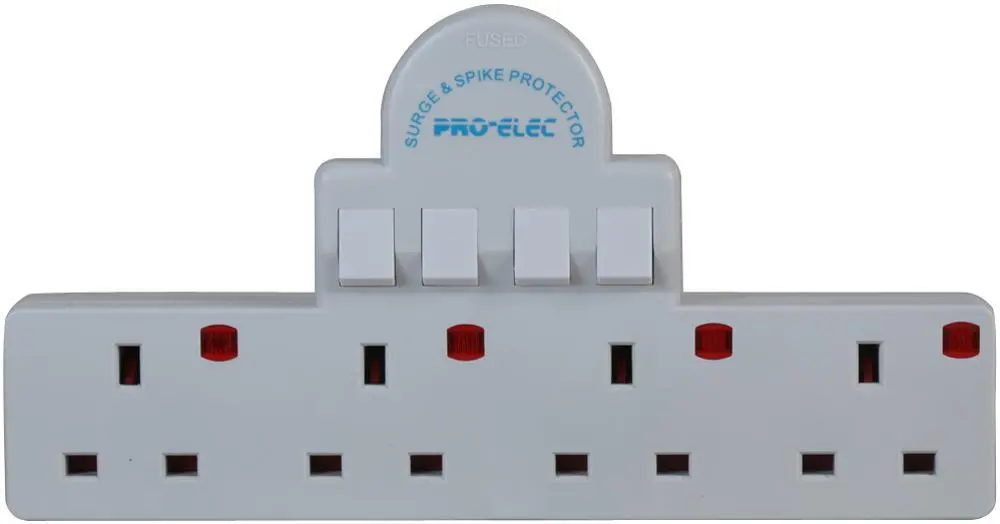 PRO ELEC 4位開關式電源插頭轉接器