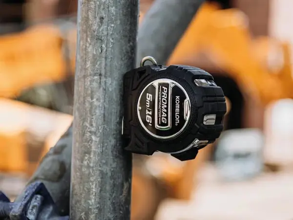 Komelon Contractor Magnetic Tape Measure, 5m/16ft, 25mm Wide