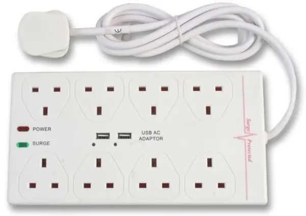 Pro Elec Extensão com 8 Tomadas e Proteção Contra Surtos, USB