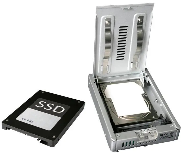 ICY DOCK EZConvert Pro 2.5인치에서 3.5인치 SAS/SATA HDD & SSD 변환기 키트