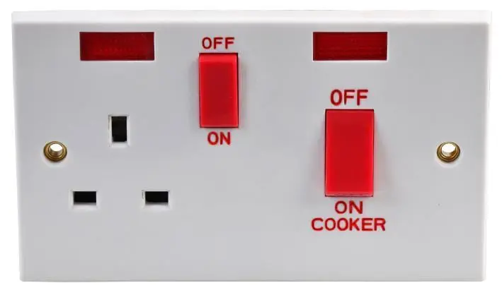 PRO ELEC Interruptor y Enchufe para Cocina 45A DP Blanco