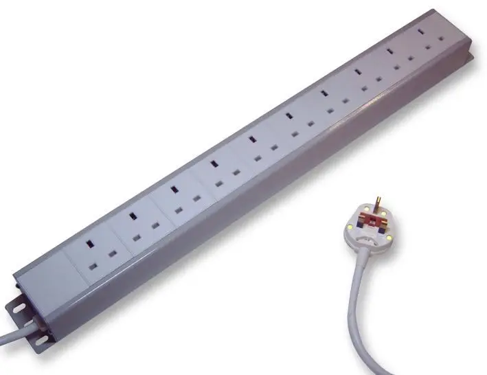 PRO ELEC PDU a 10 Vie, 13A, Montaggio a Rack Orizzontale, Cavo 2m